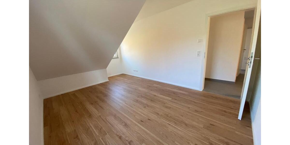 Dachgeschoßwohnung Erlangen Bruck - 2 Zimmer, 59 m&sup2;, 1.000&euro; | Angebot:26413568
