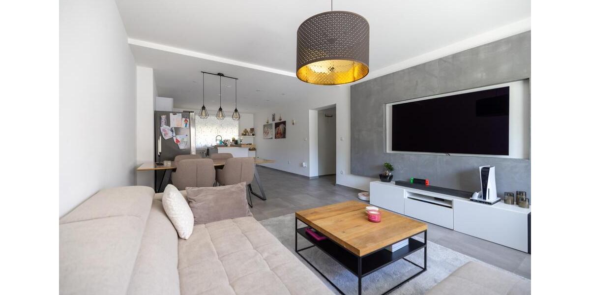 PROVISIONSFREI !! Moderne 4- Zimmer-EG- Wohnung mit Terasseü 4 zimmer