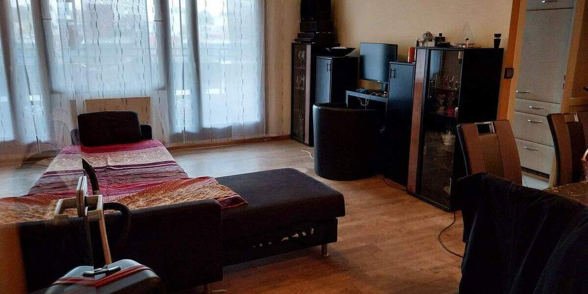 Freundliche, möblierte 2 Zimmer Wohnung mit Loggia in grüner Umgebung 2 zimmer