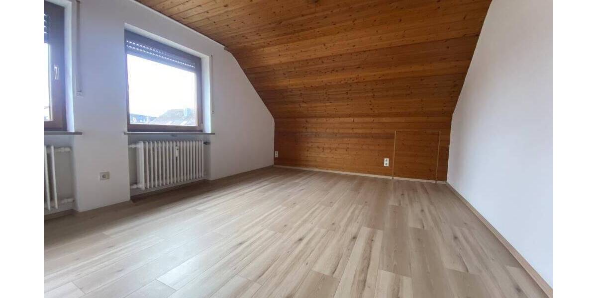 Gemütliche 4-Zimmer-DG-Wohnung 4 zimmer