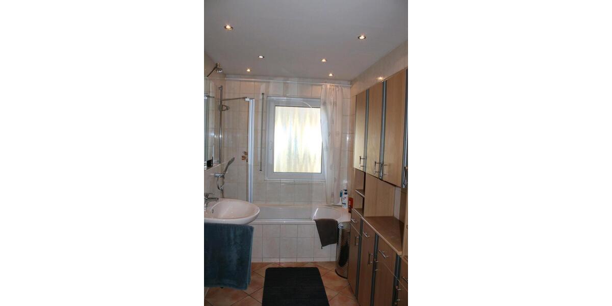 Reihenhaus Feucht - 6 Zimmer, 130 m&sup2;, 475.000&euro; | Angebot:25452853