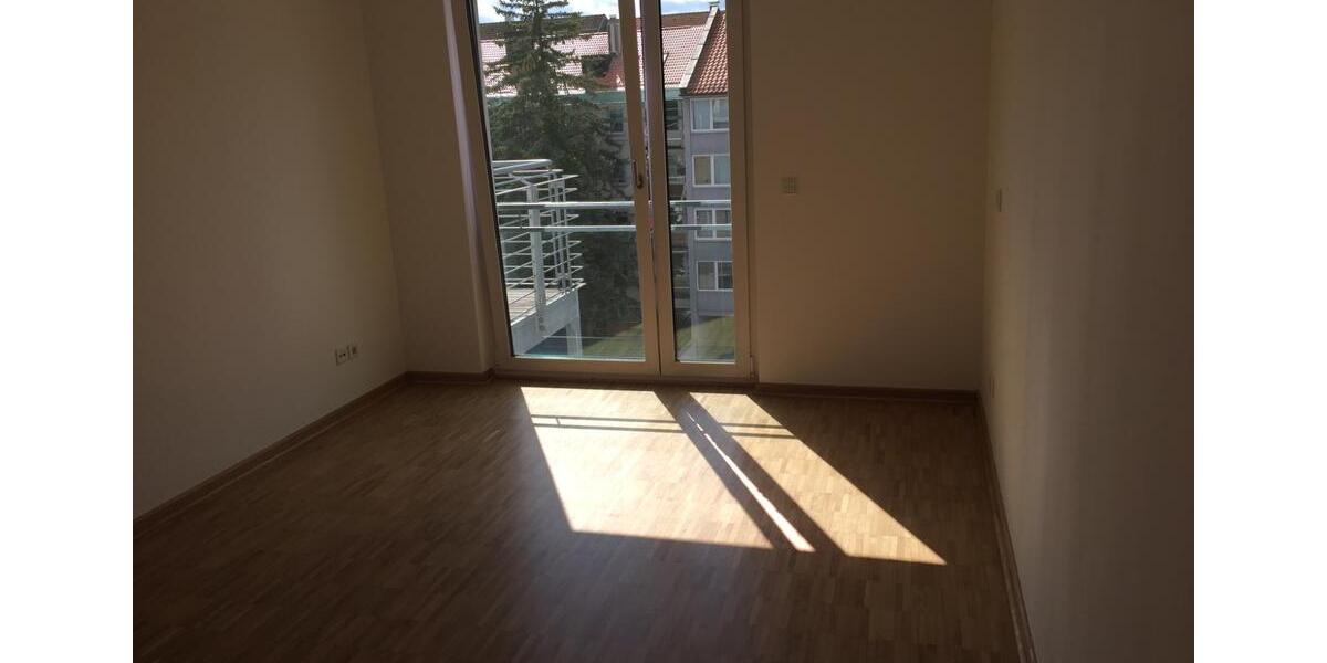 Helle 2-Zimmer-Wohnung mit TG und großem Balkon in zentraler Lage 2 zimmer