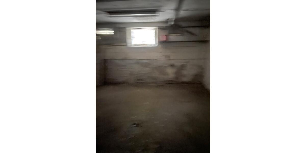 Etagenwohnung Nürnberg Sankt Leonhard - 8 Zimmer, 200 m&sup2;, 300.000&euro; | Angebot:26998845